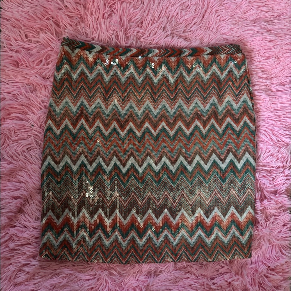 NWOT Umgee SzM Peach, teal, and light gray sequin mini skirt